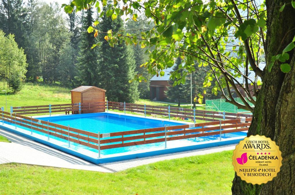 Horsky Hotel Celadenka / Mountain Resort Челадна Экстерьер фото