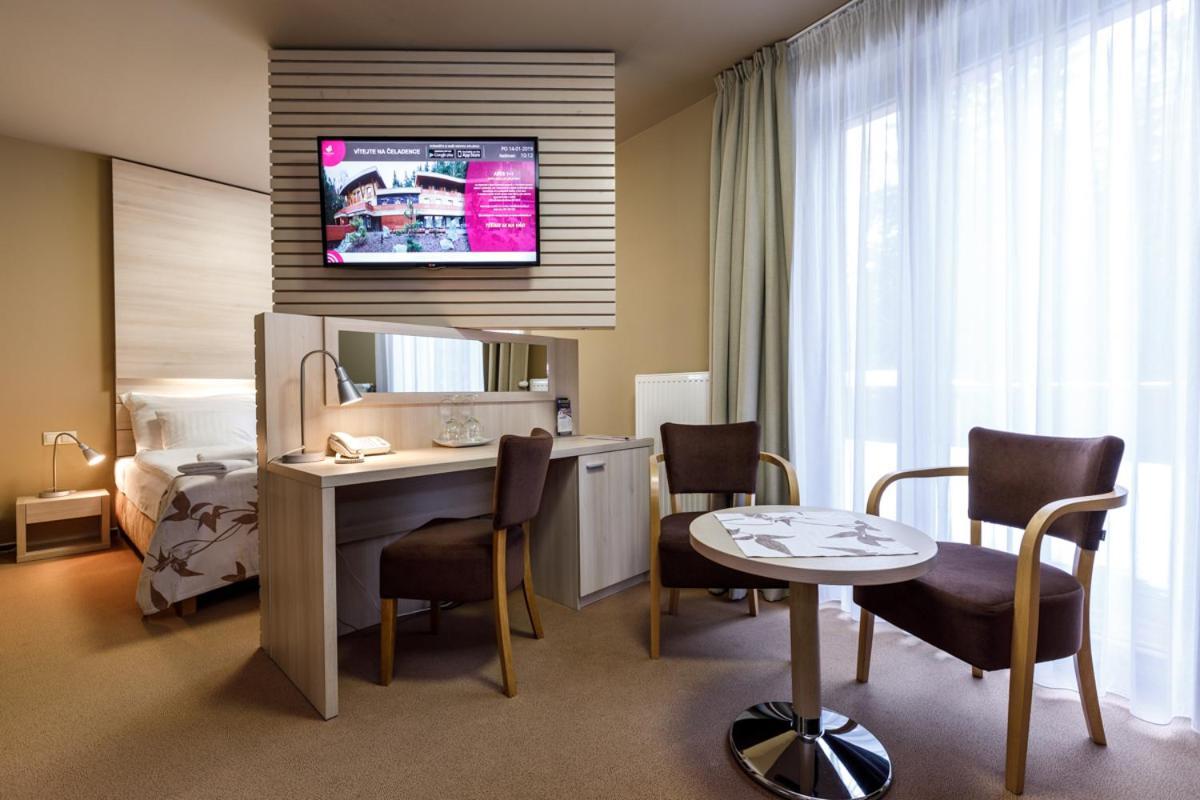Horsky Hotel Celadenka / Mountain Resort Челадна Экстерьер фото