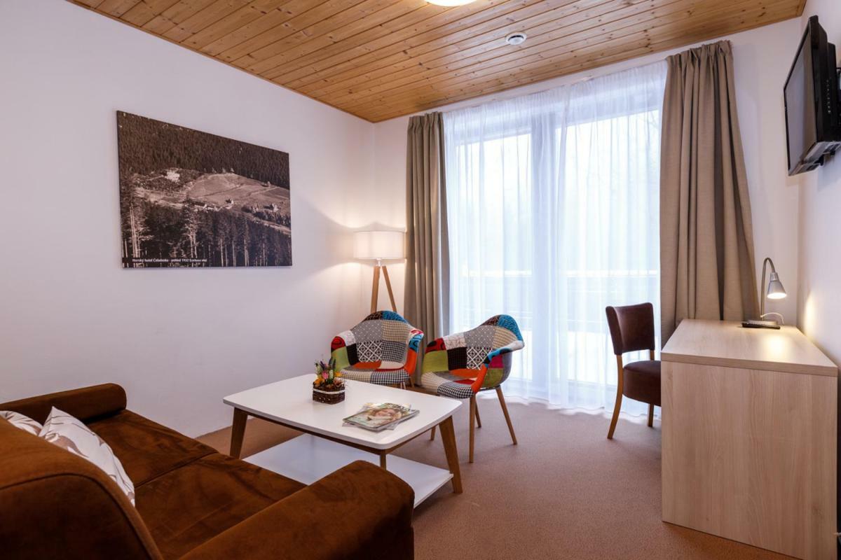 Horsky Hotel Celadenka / Mountain Resort Челадна Экстерьер фото